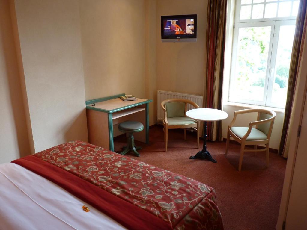 Les Tilleuls Hotel Jupille ภายนอก รูปภาพ