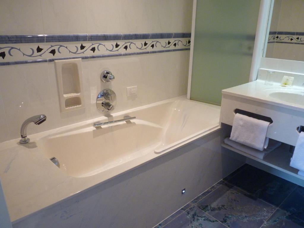 Les Tilleuls Hotel Jupille ภายนอก รูปภาพ