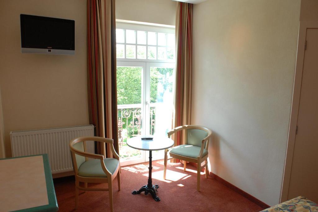 Les Tilleuls Hotel Jupille ภายนอก รูปภาพ