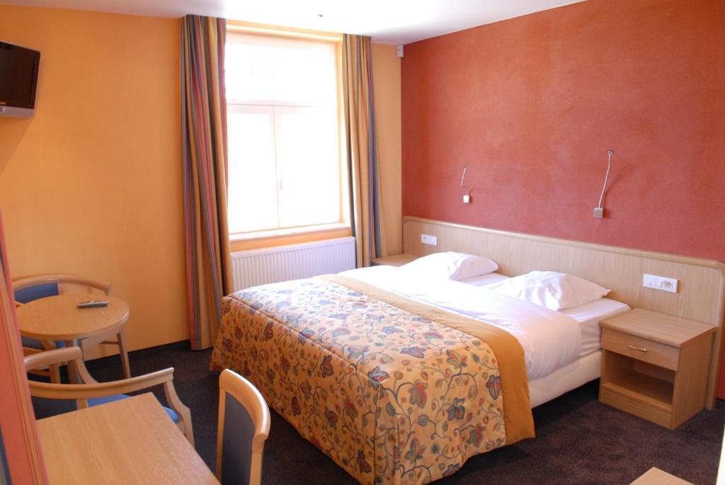 Les Tilleuls Hotel Jupille ภายนอก รูปภาพ
