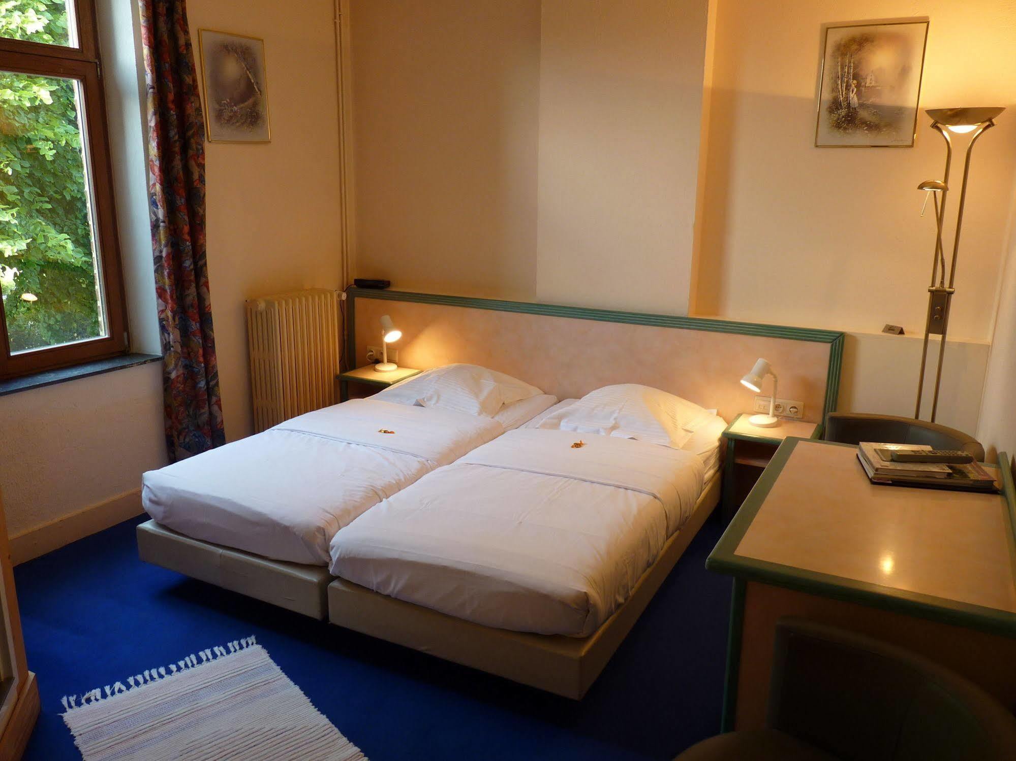 Les Tilleuls Hotel Jupille ภายนอก รูปภาพ